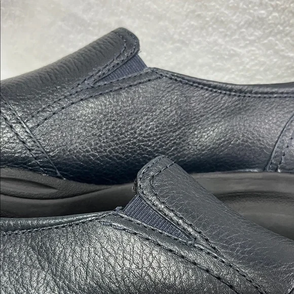Clarks “in-motion” Women's Navy Blue Leather Loafers 12w 12 wide - Picture 12 of 14